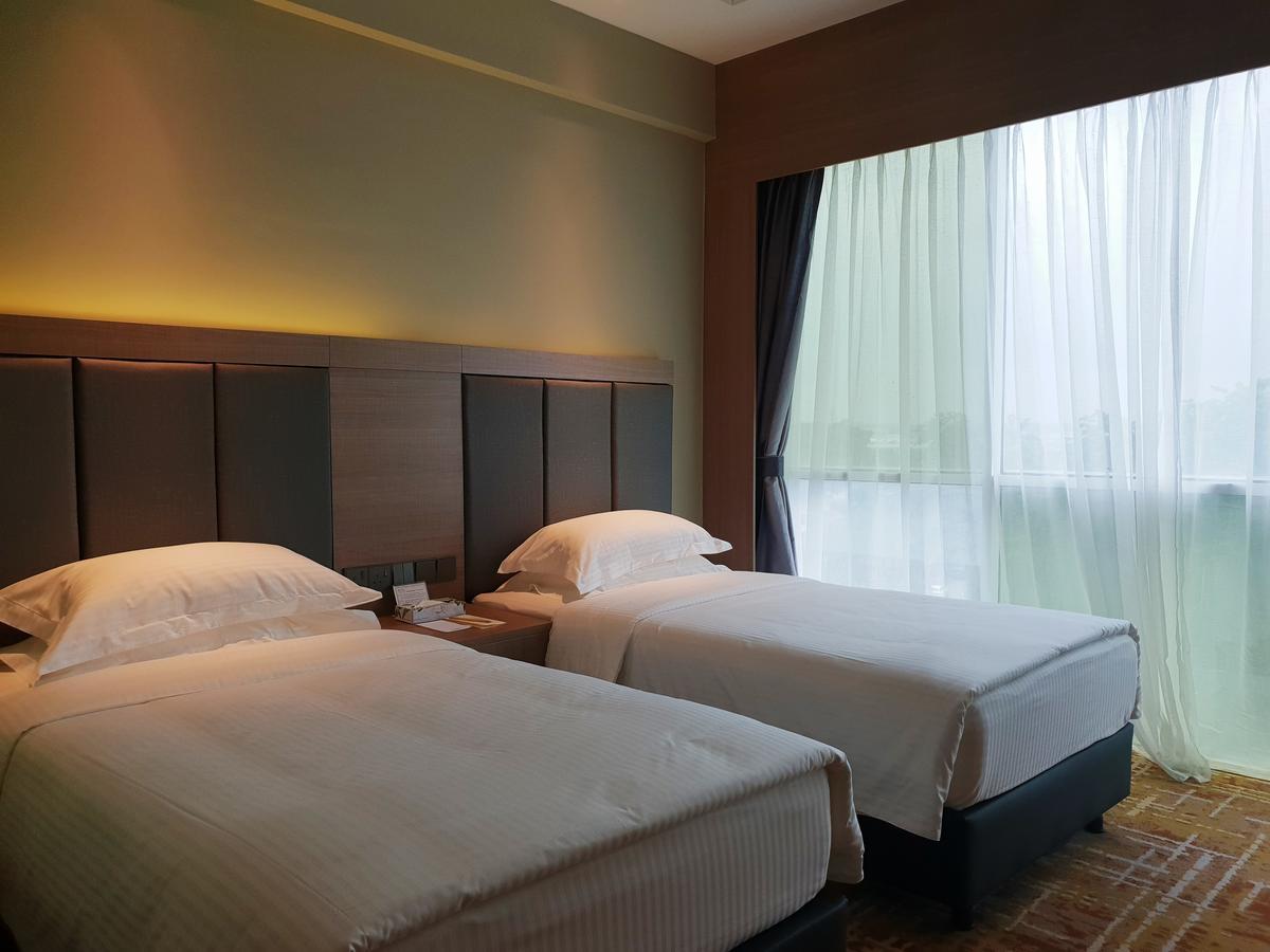 Ksl Hot Spring Resort Johor Bahru Exterior photo
